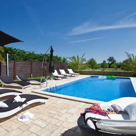 Beautiful In With Private Pool Villa *